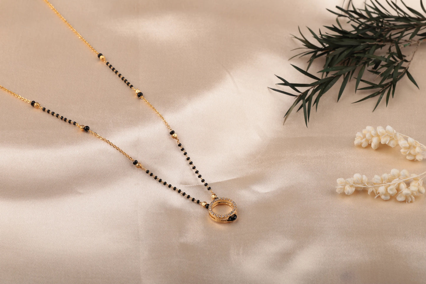 Nirvahna Daily Wear Round Diamond Pendant Mangalsutra