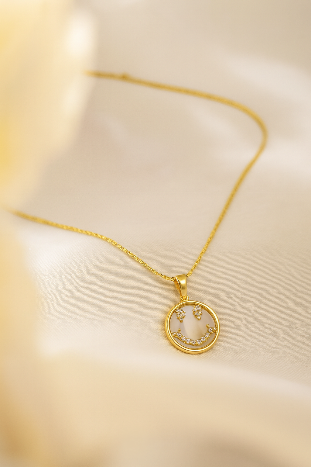 Minimalist Smiley Pendant Necklace – Everyday Style