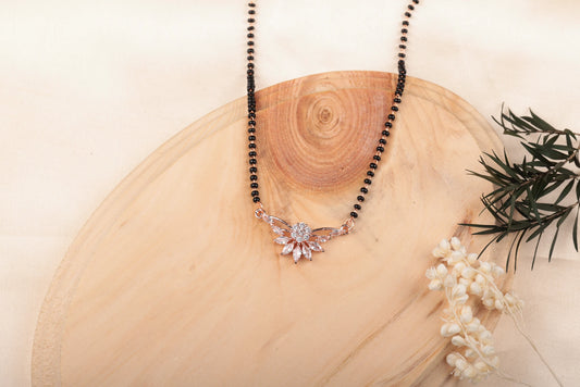 Saathi Round Diamond Managlsutra