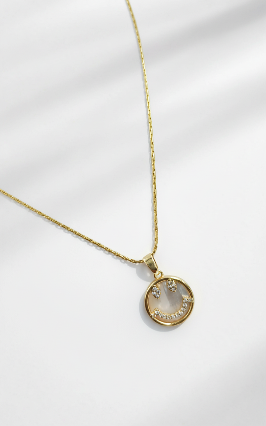 Minimalist Smiley Pendant Necklace – Everyday Style