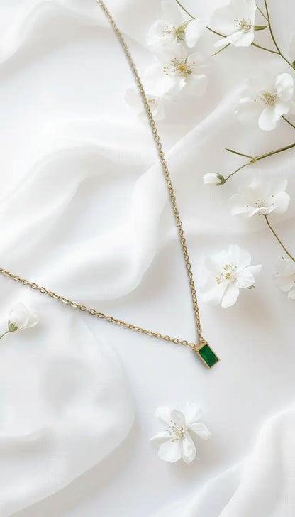 Gold-Plated Green Rectangle Pendant Chain – Minimalist Design