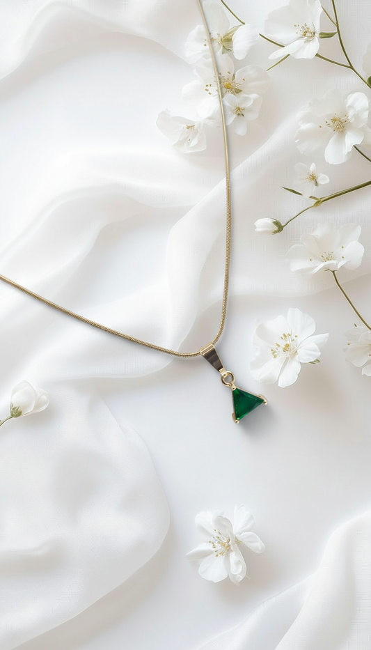 Elegant Green Triangle Diamond Pendant Chain