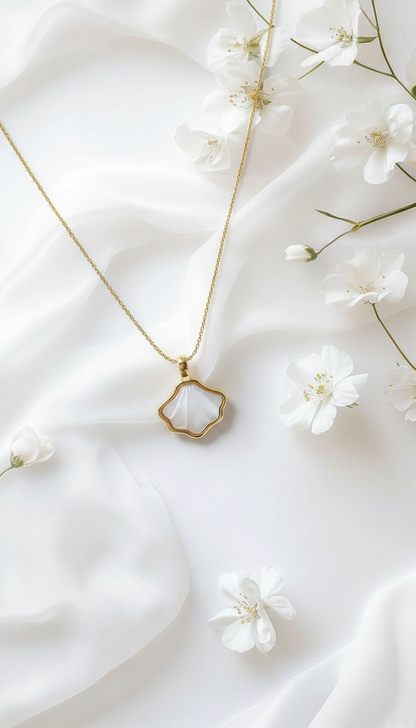 Aira Mother-of-Pearl Blossom Pendant Necklace – Gold Plated